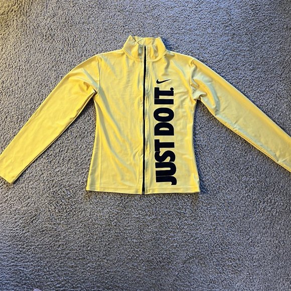 Yellow jacket - Picture 2 of 8